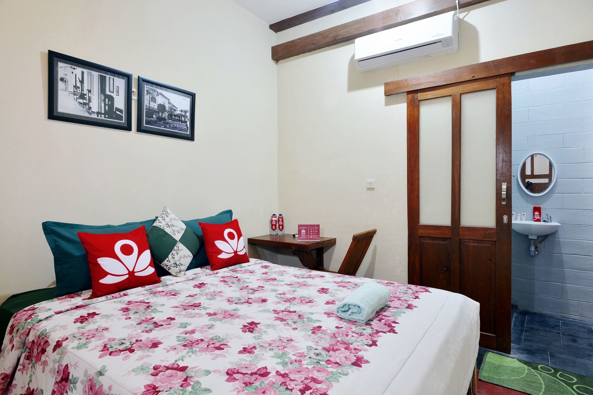 นดาเลม ตีโมโฮ Hotel ยอกยาการ์ตา ภายนอก รูปภาพ